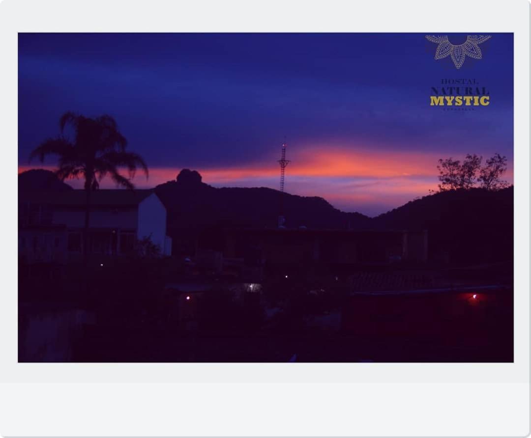 Natural Mystic Hostal Tepoztlan Exterior photo
